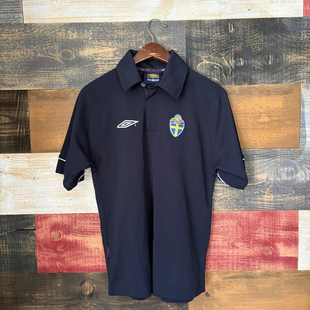2000-2005 Sweden Umbro Training Polo Short Jersey Size Small Men’s